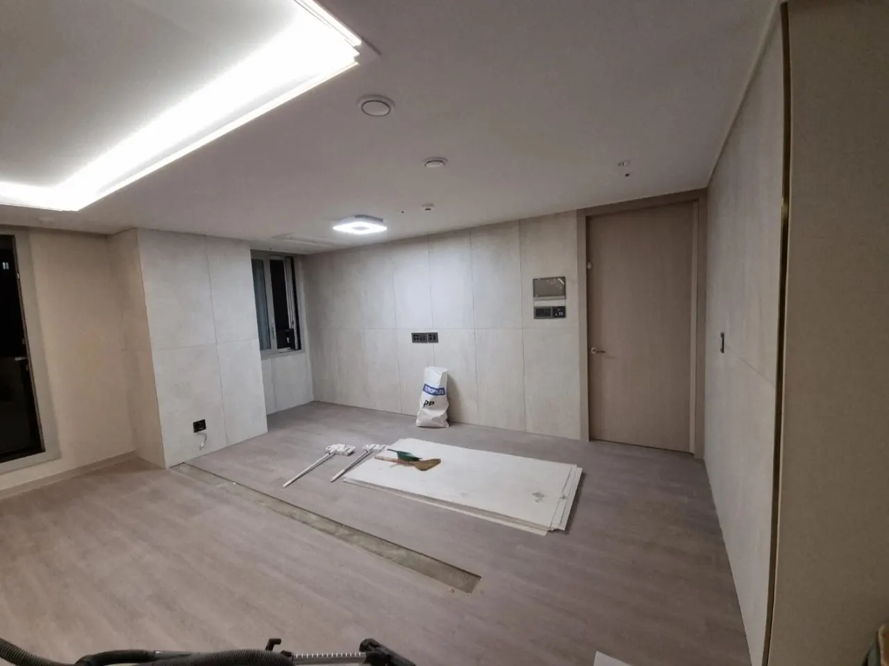 분당 아파트 거실 가벽철거 후 모습